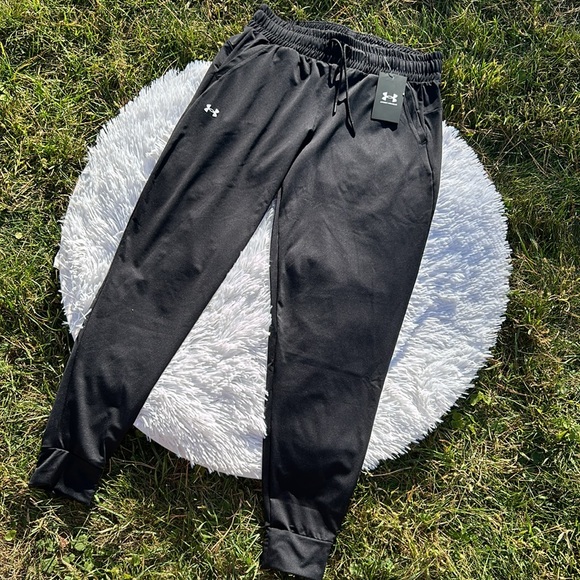 Under Armour Heat Gear Armour Women’s Joggers Black Size Small New with tag! - Picture 8 of 16